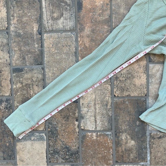 Aritiza TNA thermal henley in sage green waffle button up v neck long sleeve XS - Picture 6 of 10
